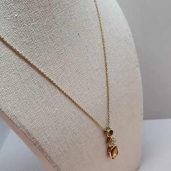 AVON Sparkle Surprise Signed Necklace - Picture 4 of 6